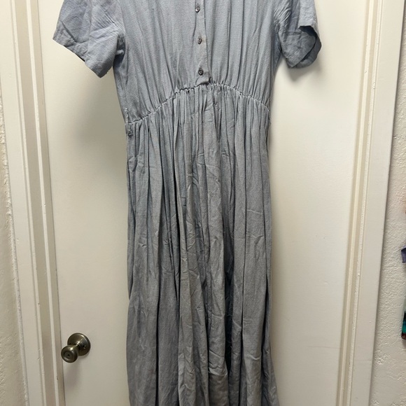 Beautiful flared dress - Picture 2 of 3